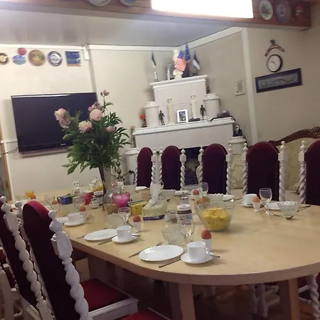 ゲストハウス White 4*