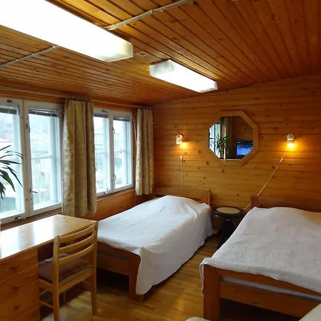 White ゲストハウス 4*