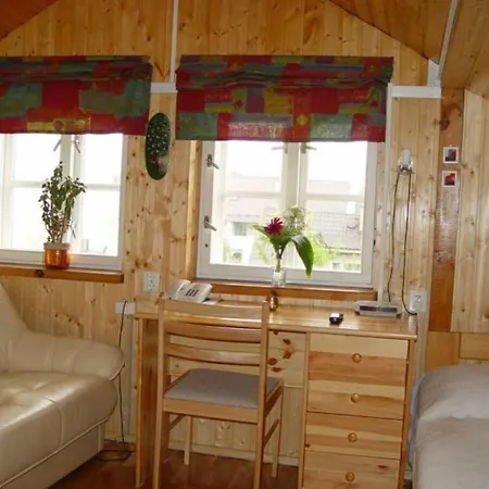 ゲストハウス White