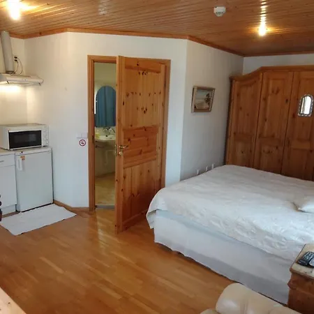 White 4*