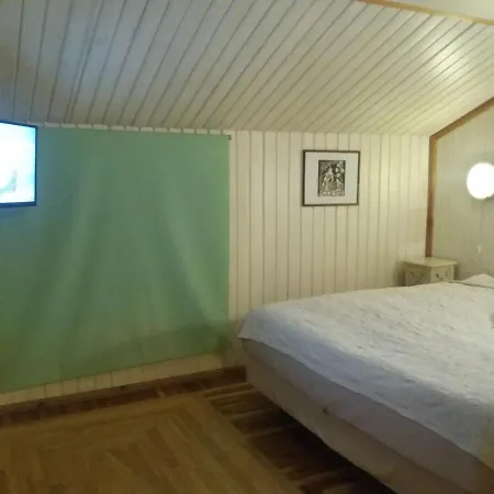 ゲストハウス White 4*